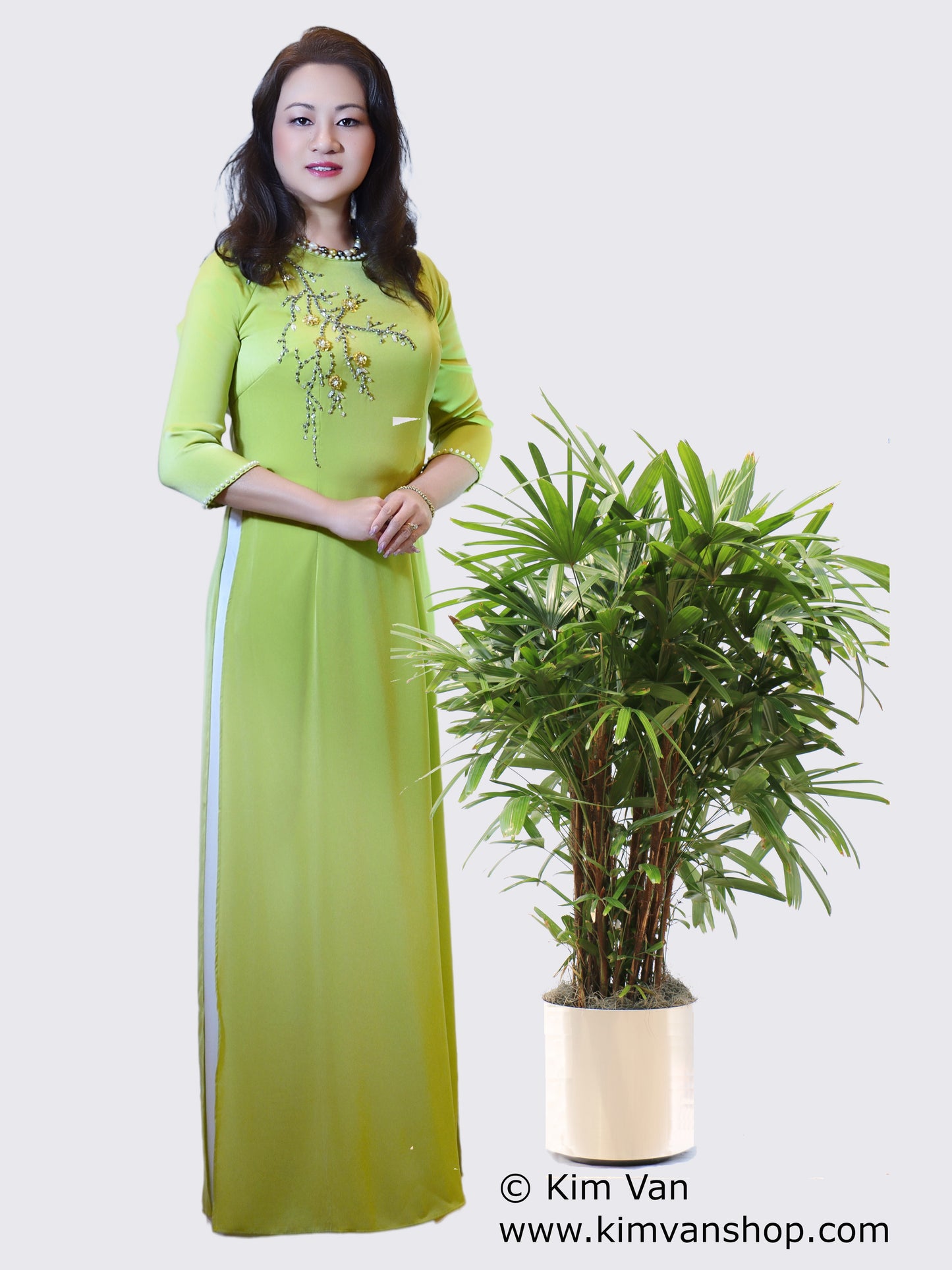 SIM-1: Ao Dai dinh nhe, đơn gian.