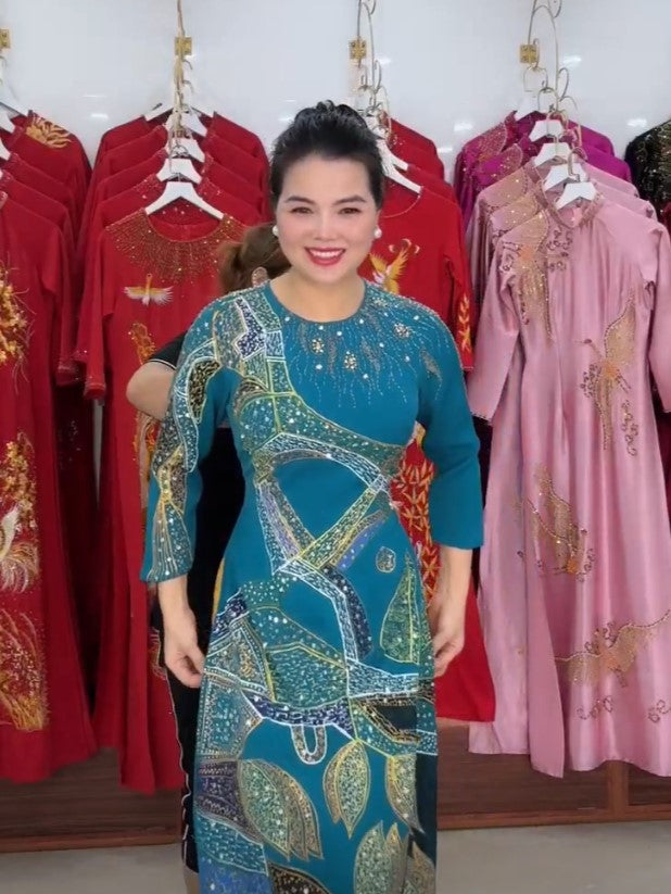 2. Hang Dinh