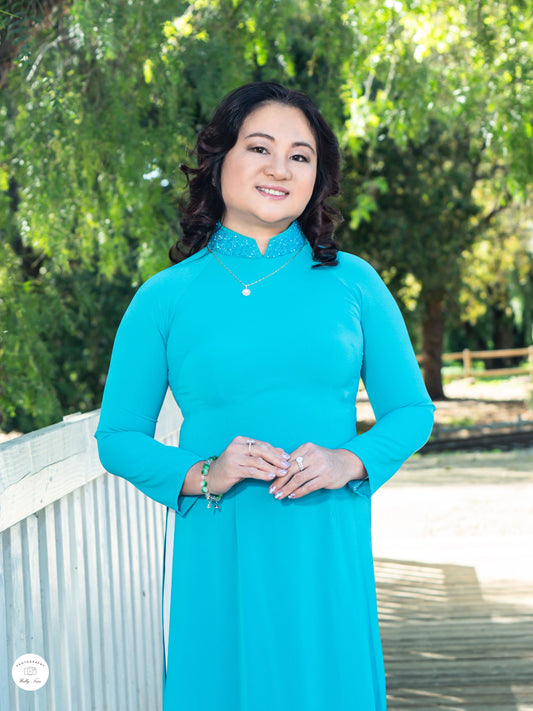1. Hang Mau