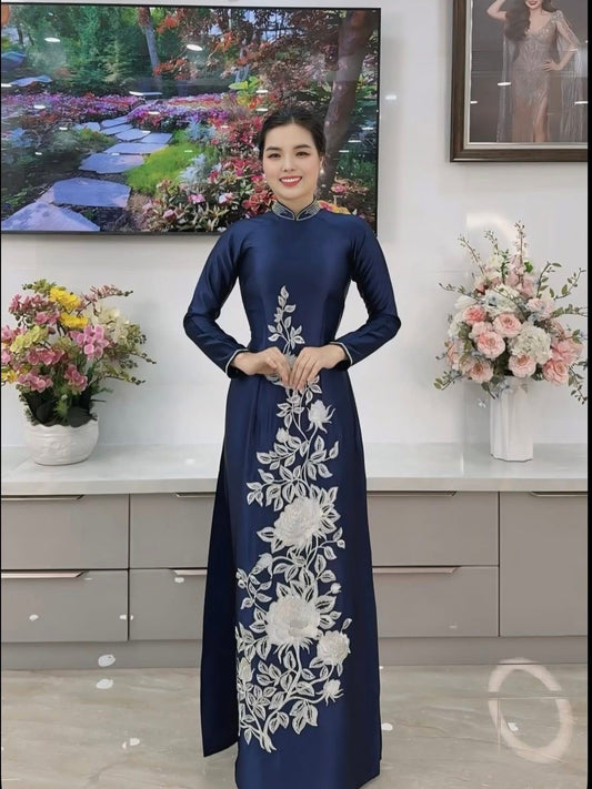 RB-13: Ao Dai 9999 theu lac tay, dinh hoa va hac.