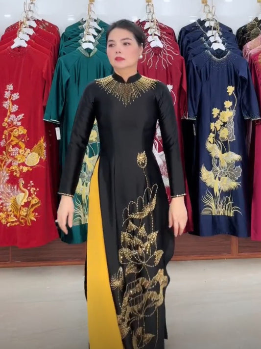 2. Hang Dinh